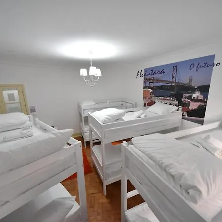 Brotherstay Lusotile بيت شباب Lisboa